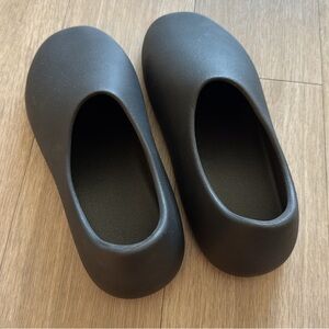 Yeezy SL-01 Black Slip-On Shoes, Men 8/Women 9.5